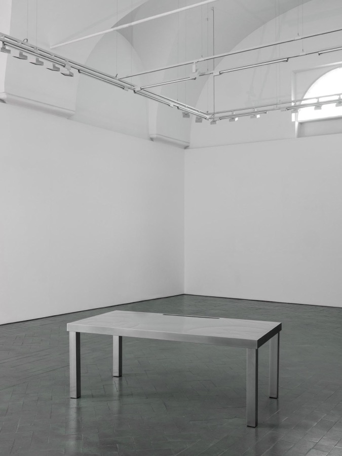 inohx workstation installation view with table